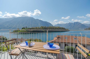 Lake Como Apartment with Balcony and Private Parking Ossuccio